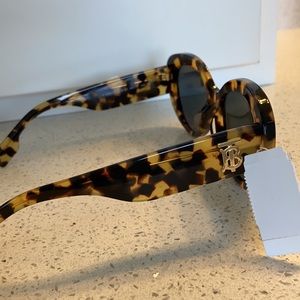 NWT Authentic Burberry Sunglasses